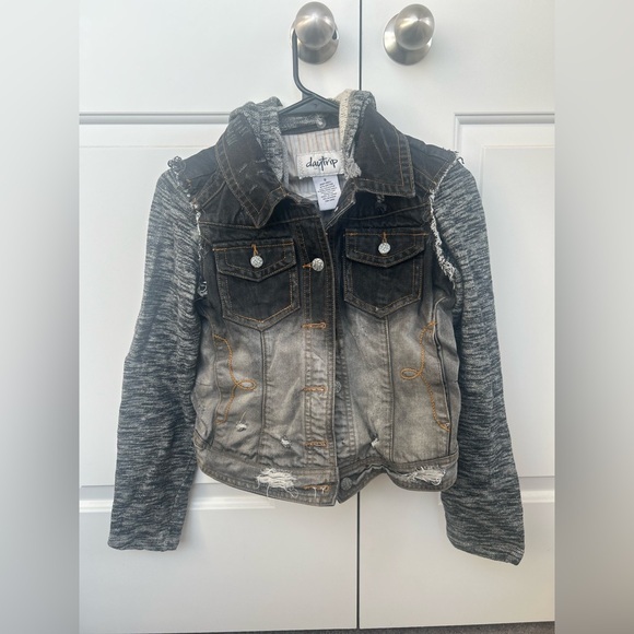 Daytrip Jackets & Blazers - Daytrip Distressed Denim Jacket w/ Hooded Knit Sleeves Dark Blue Ombre – NWOT- S